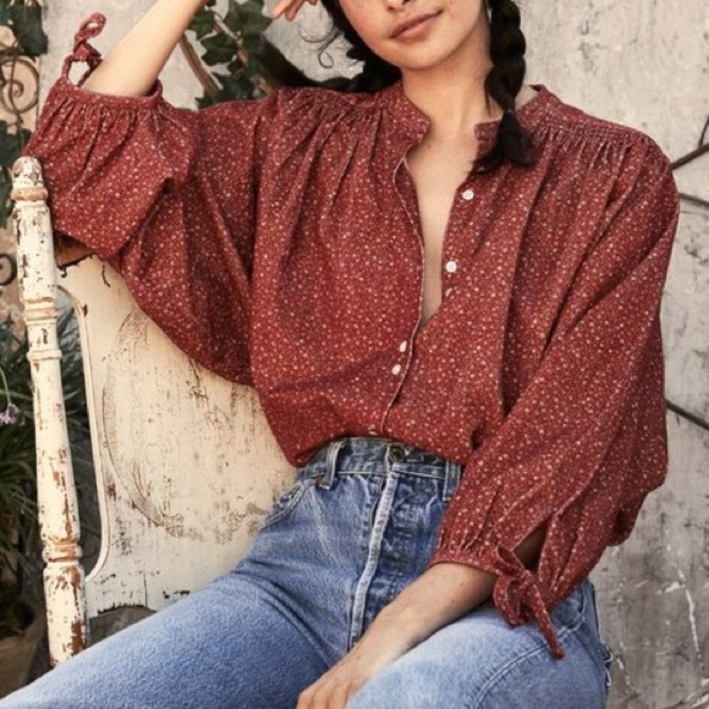 DÔEN Floral O'Keeffe Top in Burgundy California Wildflower